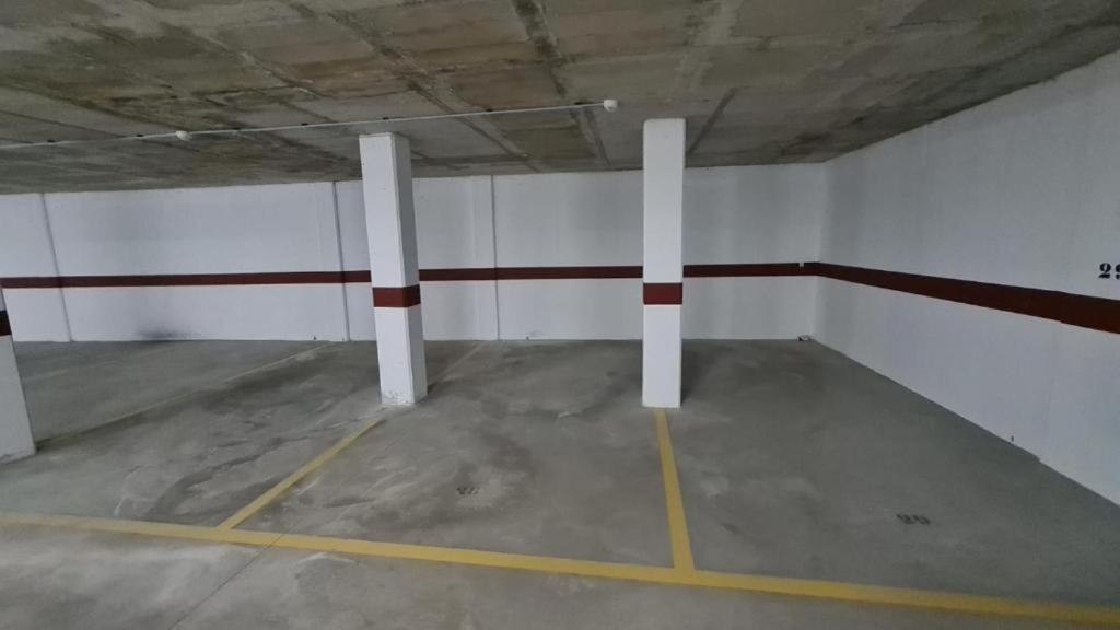Schoene Wohnung Mit Pool , Wi-Fi Und Privat Garage ตอร์เรเวียคา ภายนอก รูปภาพ