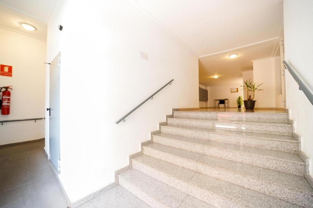 Schoene Wohnung Mit Pool , Wi-Fi Und Privat Garage ตอร์เรเวียคา ภายนอก รูปภาพ