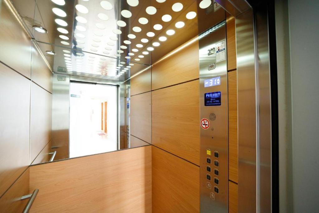 Schoene Wohnung Mit Pool , Wi-Fi Und Privat Garage ตอร์เรเวียคา ภายนอก รูปภาพ