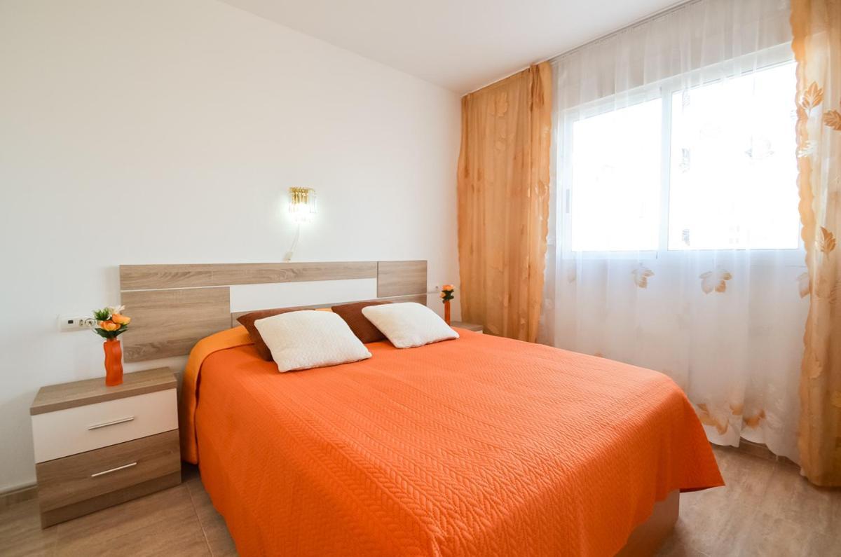 Schoene Wohnung Mit Pool , Wi-Fi Und Privat Garage ตอร์เรเวียคา ภายนอก รูปภาพ