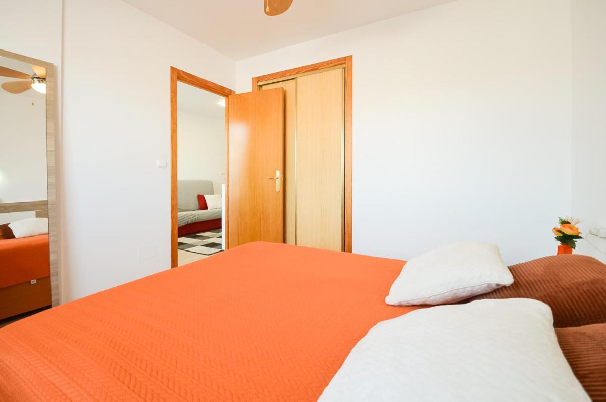 Schoene Wohnung Mit Pool , Wi-Fi Und Privat Garage ตอร์เรเวียคา ภายนอก รูปภาพ